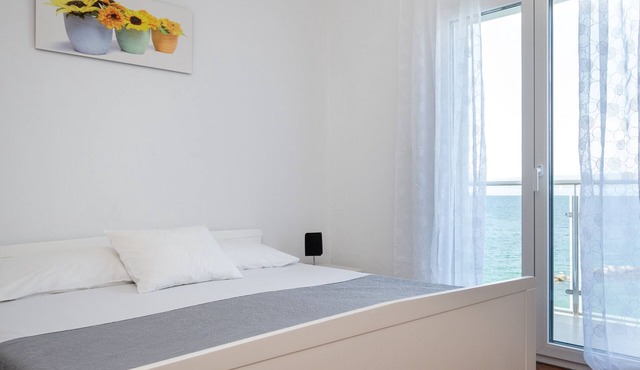 Two bedroom apartment near beach Neviđane, Pašman (A-323-a)