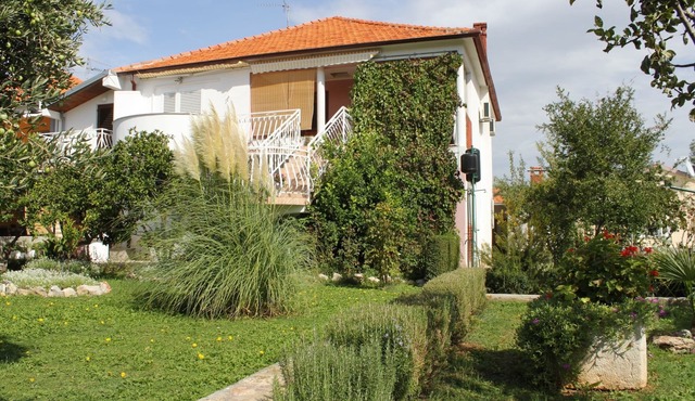 Two bedroom apartment near beach Neviđane, Pašman (A-325-b)