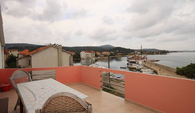 Two bedroom apartment near beach Neviđane, Pašman (A-8528-a)