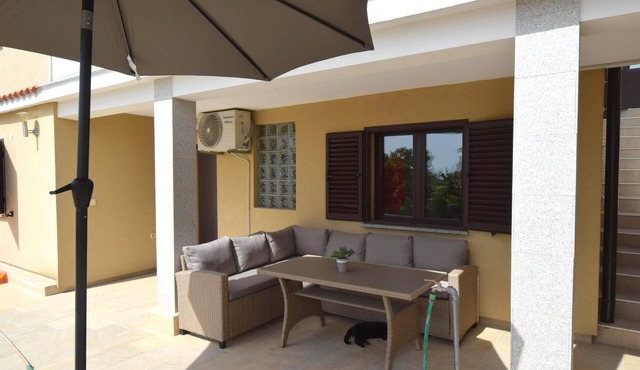 Two bedroom apartment with terrace Omišalj, Krk (A-20617-a)