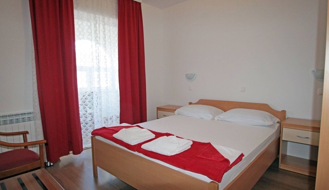 Two bedroom apartment with terrace and sea view Vinjerac, Zadar (A-5811-d)