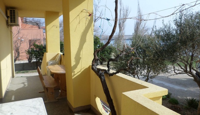 Two bedroom apartment near beach Dinjiška, Pag (A-9386-a)