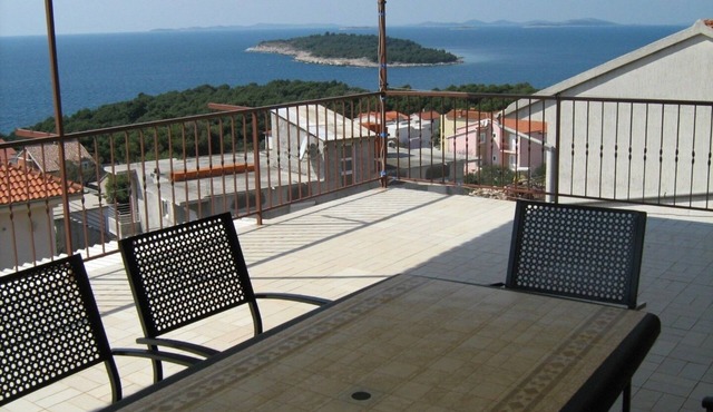 Two bedroom apartment with terrace and sea view Bilo, Primošten (A-12434-a)