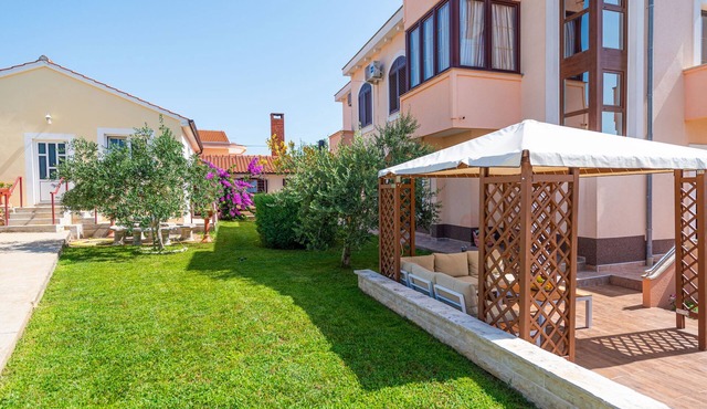 Two bedroom apartment with terrace and sea view Privlaka, Zadar (A-12989-b)