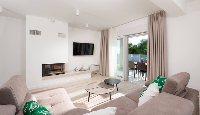 Two bedroom apartment with terrace Promajna, Makarska (A-19144-d)