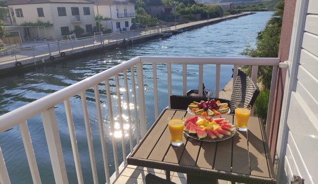 Two bedroom apartment with balcony Rogotin, Neretva Delta - Ušće Neretve (A-23141-a)
