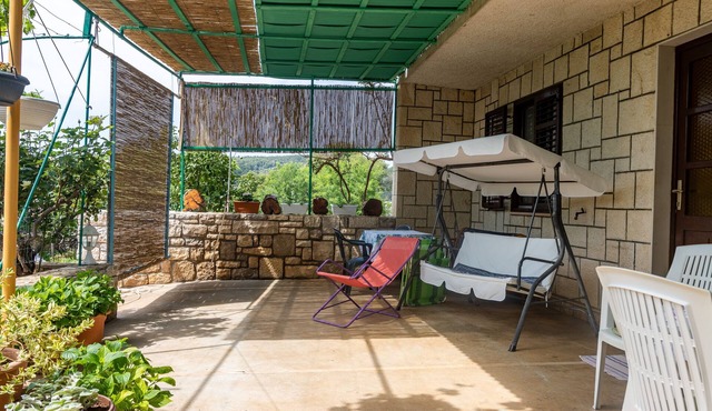 Two bedroom apartment with terrace Sumartin, Brač (A-764-a)