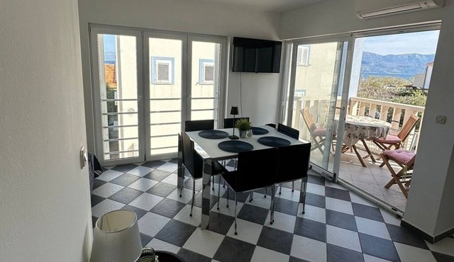 Two bedroom apartment near beach Mirca, Brač (A-24865-a)