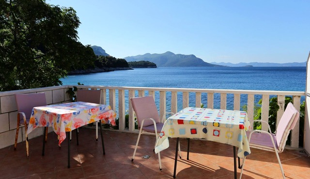 Two bedroom apartment near beach Trstenik, Pelješac (A-4570-a)