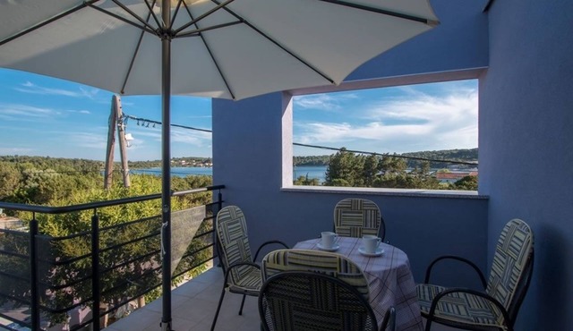 Two bedroom apartment with terrace and sea view Verunić, Dugi otok (A-14286-d)