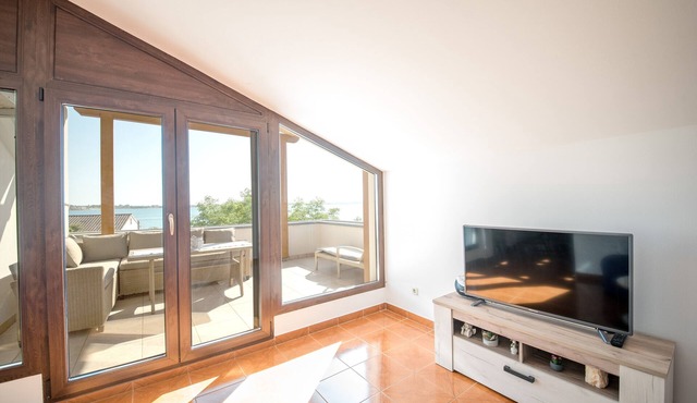 Two bedroom apartment near beach Vrsi - Mulo, Zadar (A-5848-a)