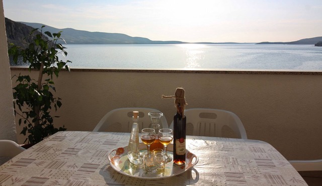 Two bedroom apartment near beach Metajna, Pag (A-6486-a)