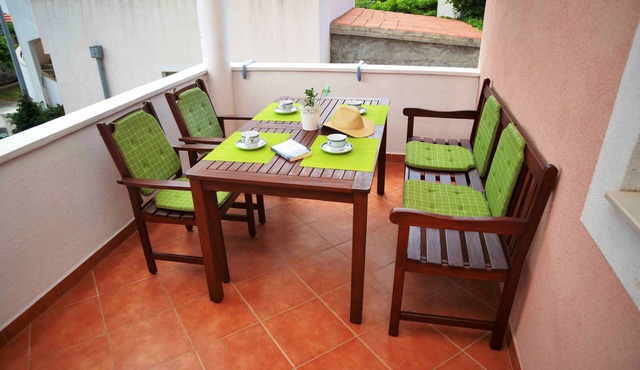 Two bedroom apartment near beach Betina, Murter (A-16742-a)