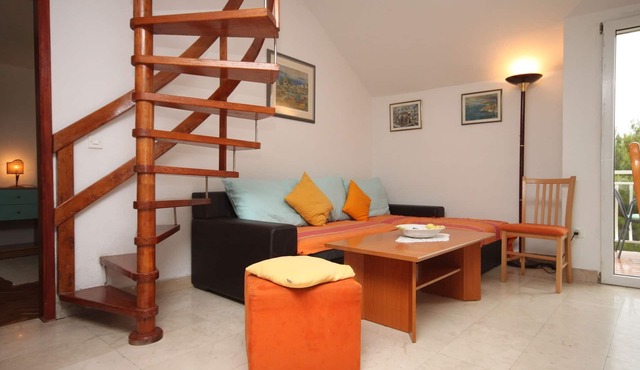 Two bedroom apartment near beach Drvenik Donja vala, Makarska (A-6658-a)