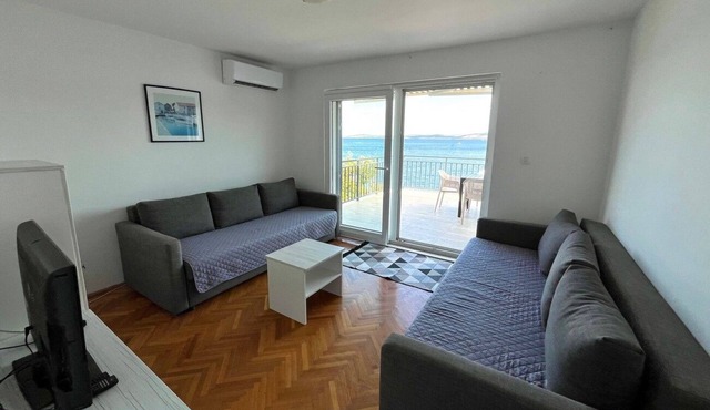 Two bedroom apartment near beach Maslinica, Šolta (A-774-b)