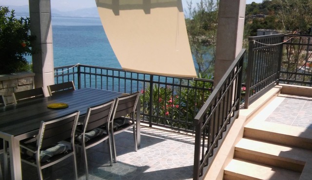 Two bedroom apartment near beach Cove Donja Kruščica - Donja Krušica, Šolta (A-11146-a)