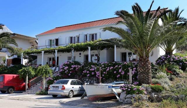 Two bedroom apartment near beach Drače, Pelješac (A-10130-b)
