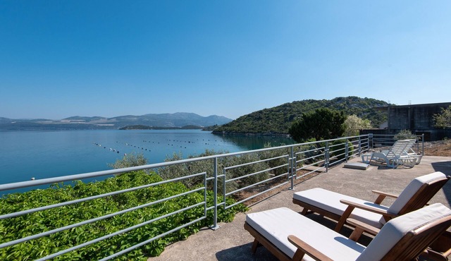 Two bedroom apartment near beach Cove Pještata, Pelješac (A-12381-b)