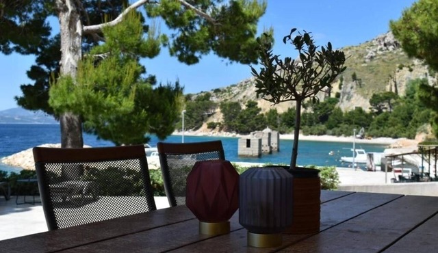 Two bedroom apartment near beach Medići, Omiš (A-25214-e)