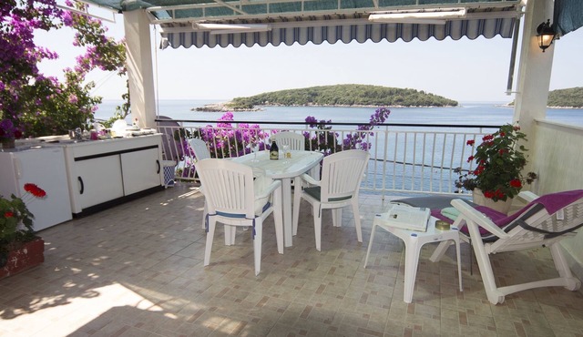 Two bedroom apartment near beach Molunat, Dubrovnik (A-2137-d)