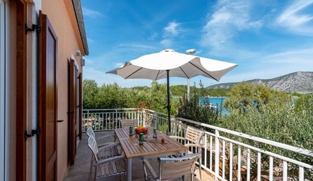 Two bedroom apartment near beach Kneža, Korčula (A-9168-c)