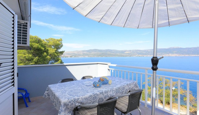 Two bedroom apartment near beach Slatine, Čiovo (A-7274-a)
