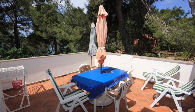Two bedroom apartment near beach Artatore, Lošinj (A-7935-a)