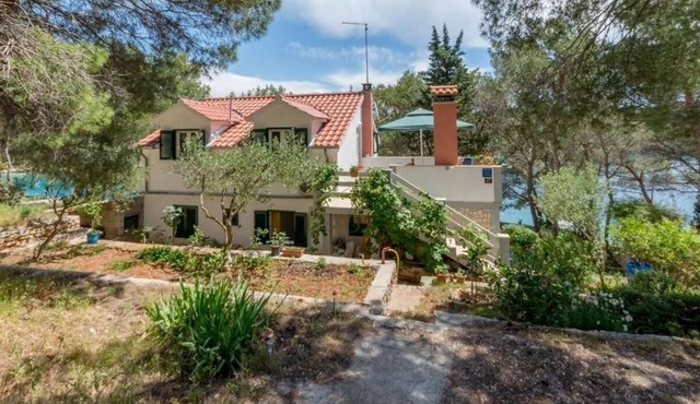 Two bedroom apartment near beach Cove Osibova, Brač (A-20093-a)