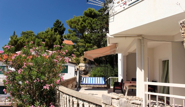 Two bedroom apartment near beach Mimice, Omiš (A-2774-a)