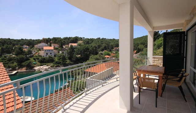 Two bedroom apartment near beach Basina, Hvar (A-8754-b)