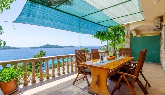 Two bedroom apartment near beach Prižba, Korčula (A-10063-b)