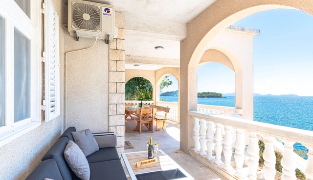 Two bedroom apartment near beach Cove Zaglav, Korčula (A-12208-a)