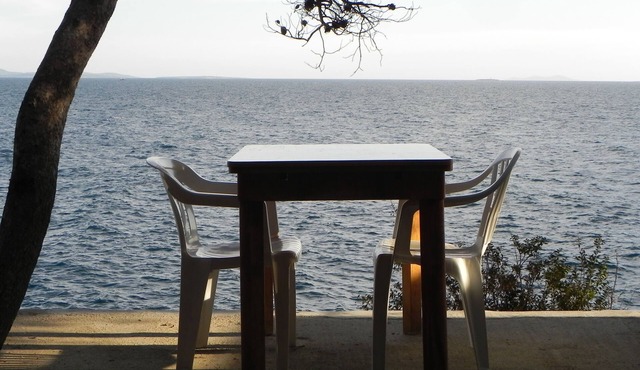 Two bedroom apartment near beach Sveta Nedilja, Hvar (A-11433-b)
