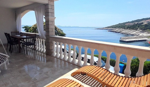 Two bedroom apartment near beach Zavalatica, Korčula (A-184-a)