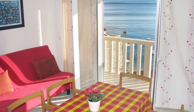 Two bedroom apartment near beach Bol, Brač (A-2905-a)