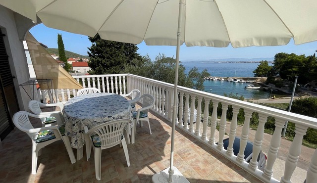 Two bedroom apartment near beach Kali, Ugljan (A-345-a)