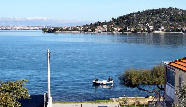 Two bedroom apartment near beach Kali, Ugljan (A-5828-a)