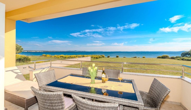 Two bedroom apartment near beach Privlaka, Zadar (A-23531-a)