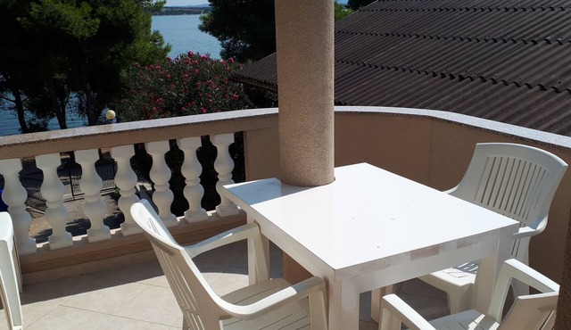 Two bedroom apartment near beach Tkon, Pašman (A-8454-b)