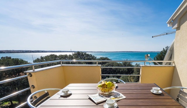 Two bedroom apartment near beach Vrsi - Mulo, Zadar (A-5951-f)