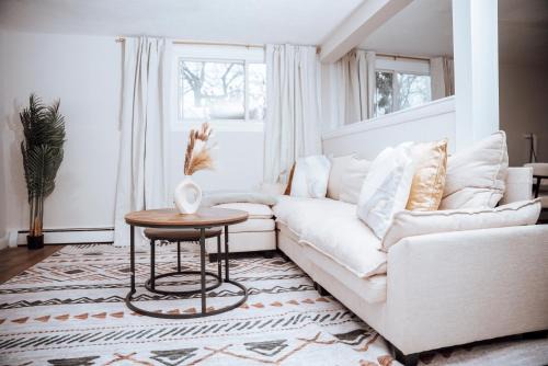 Two Bedroom Apartment Near Downtown Boston with Free Parking