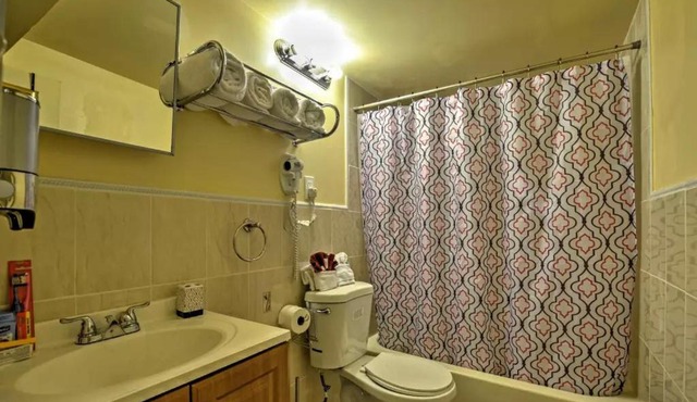 Two Bedroom Apartment - North East Bronx