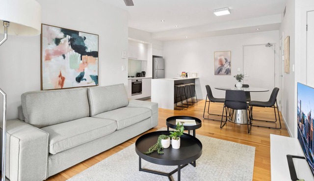 Two-bedroom Apartment with Entertainment Sunroom