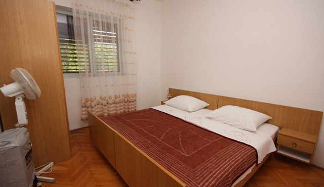 Two bedroom apartment with terrace and sea view Grebaštica, Šibenik (A-6103-b)