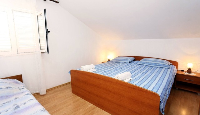 Two bedroom apartment with terrace and sea view Žuljana, Pelješac (A-252-a)