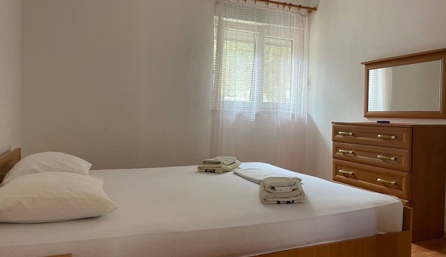 Two bedroom apartment with terrace Betina, Murter (A-23716-a)