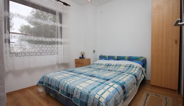 Two bedroom apartment with air-conditioning Bibinje, Zadar (A-6160-b)
