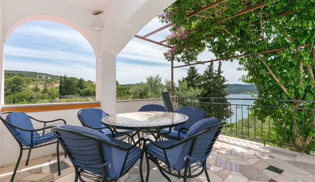 Two bedroom apartment with terrace and sea view Nečujam, Šolta (A-8691-a)