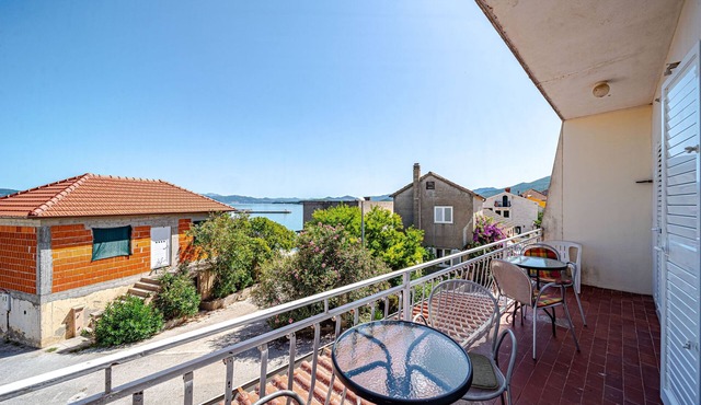 Two bedroom apartment with balcony and sea view Drače, Pelješac (A-14019-b)