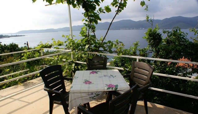 Two bedroom apartment with terrace and sea view Viganj, Pelješac (A-260-a)